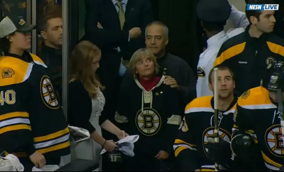 Returning Soldier Surprise&#8217;s Parents At Hockey Game [VIDEO]