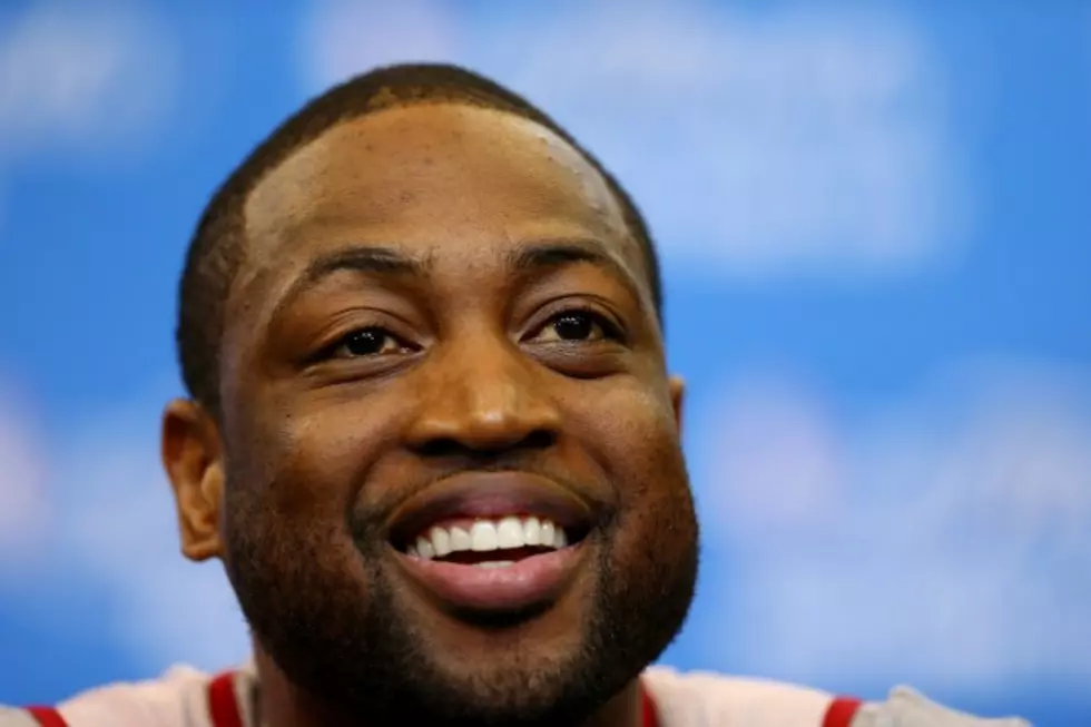Wade Stays With Miami &#8211; NBA Roundup