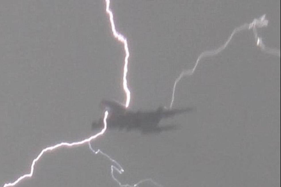 Lightning Strikes Plane Mid-Air [VIDEO]
