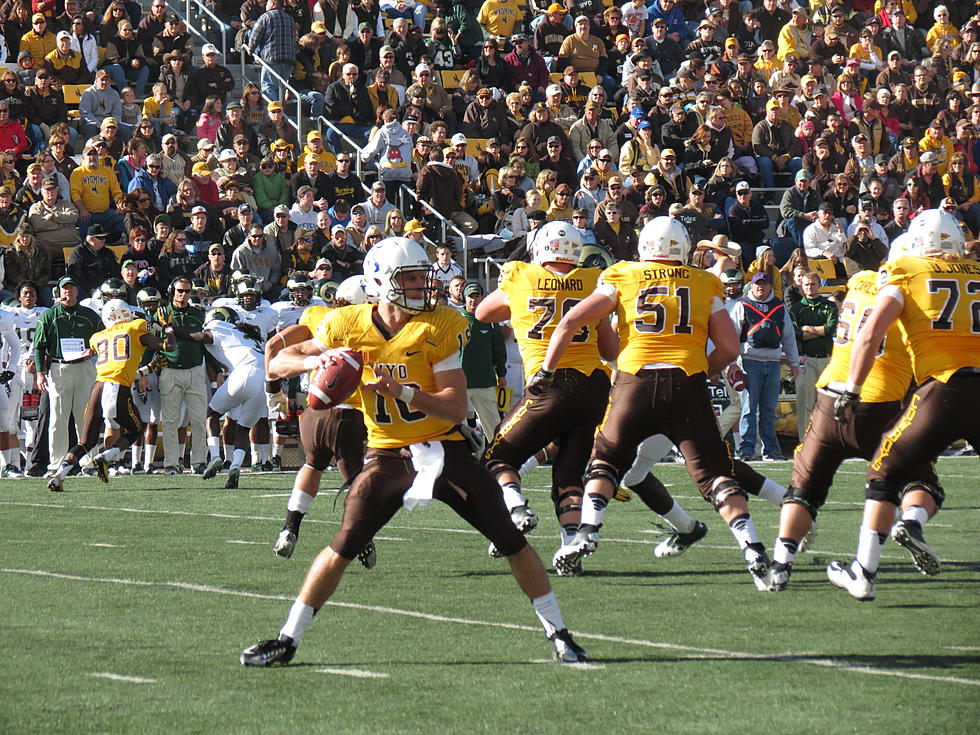 Wyoming’s Brett Smith Nominated in Two Fan Voting Weekly Awards