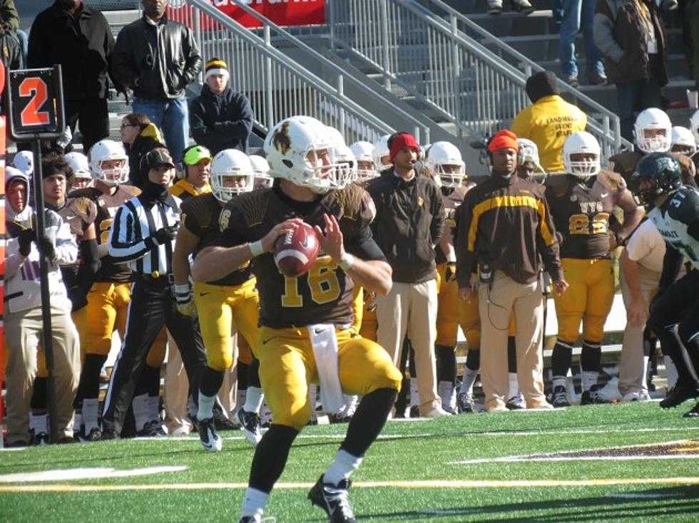 Wyoming Junior Quarterback Brett Smith Announces He Will Declare for the NFL Draft