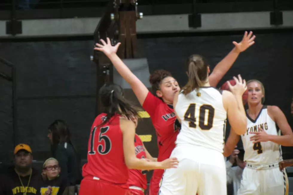 Late Run Propels UNLV Past The Wyoming Cowgirls, 58-55