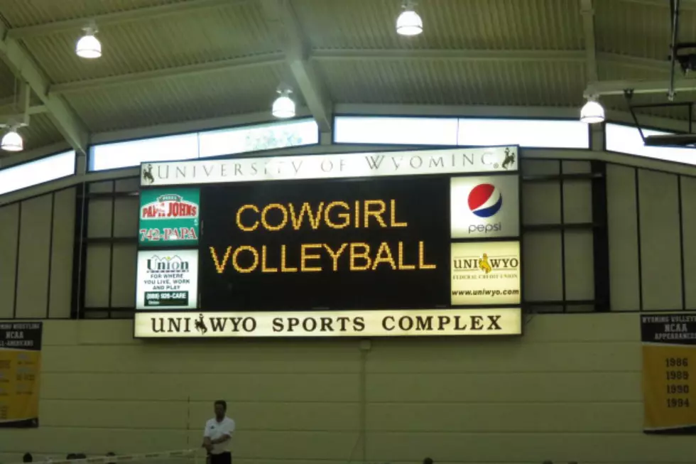 Watch Wyoming Volleyball and Golf Practice Apart, But Together