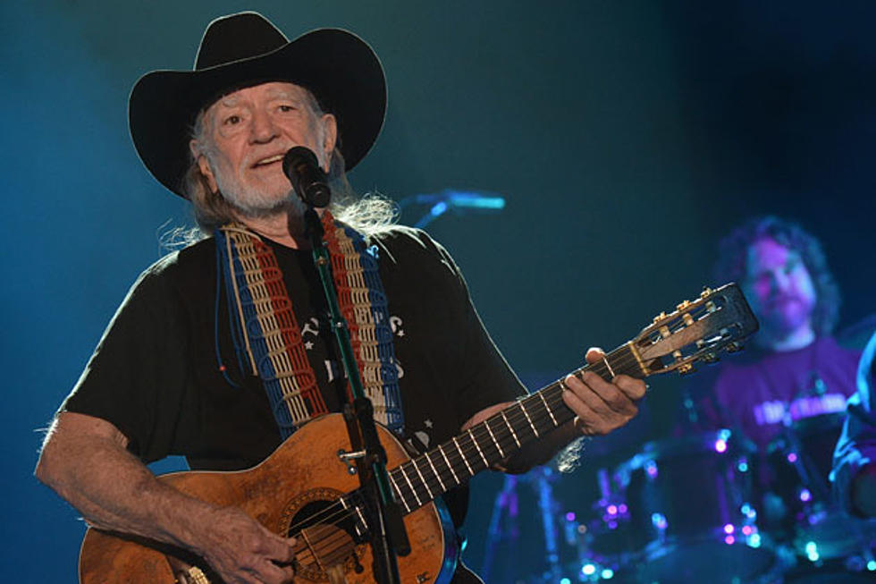 Willie Nelson Planning to Get Home in the Netherlands Due to New Pot Policy