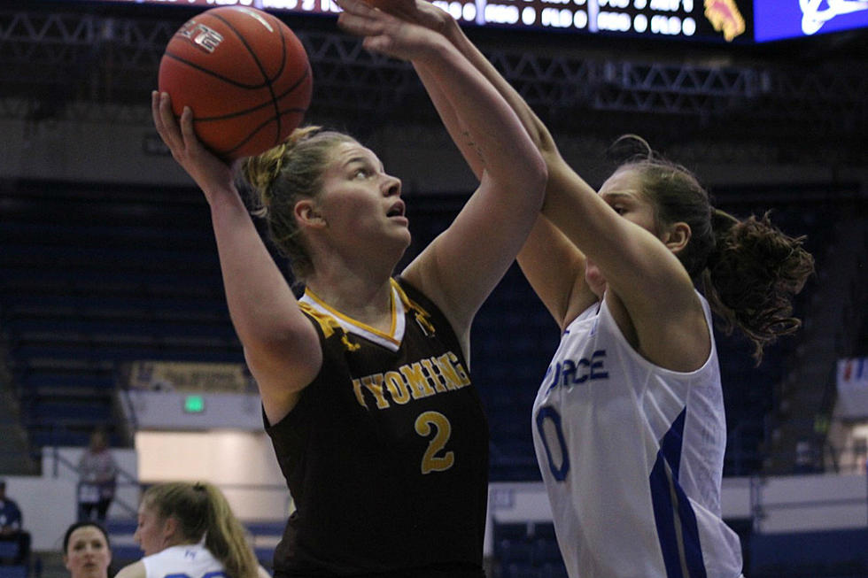 Cowgirls Slip Past Falcons on the Road, 65-63