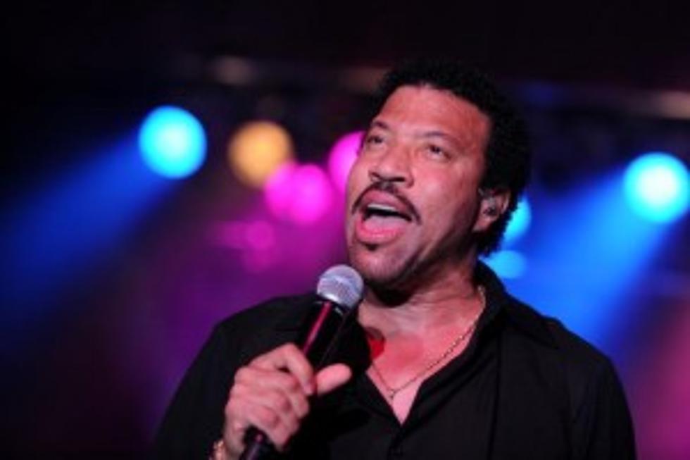 Lionel Richie Returns To His Country Roots