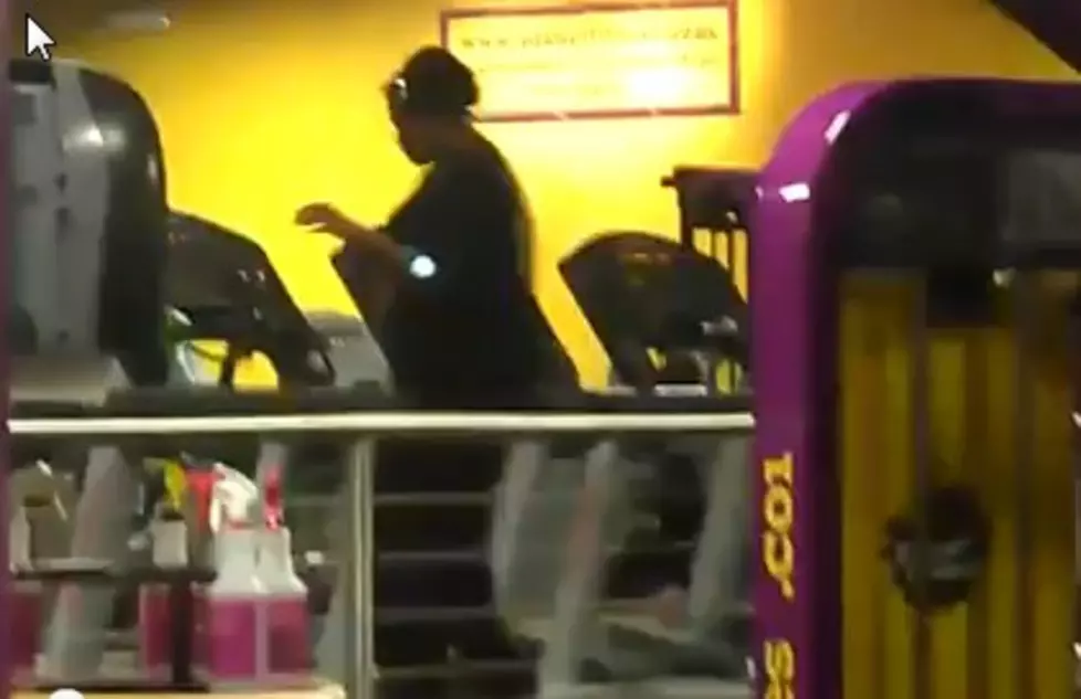 Woman Dancing On A Treadmill [VIDEO]