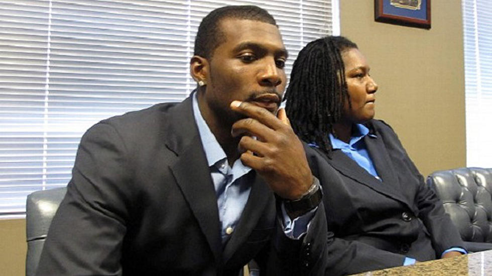 Dez Bryant&#8217;s Mother Tells Police How He Violently Assaulted Her In 2012 [VIDEO]