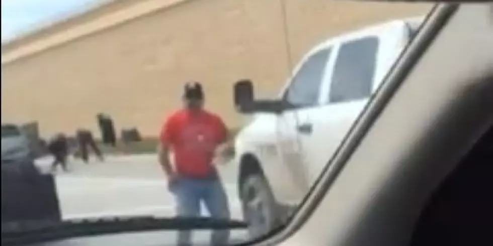 Texas Brinks Truck Spills Cash On Highway, People Go Crazy! [VIDEO]