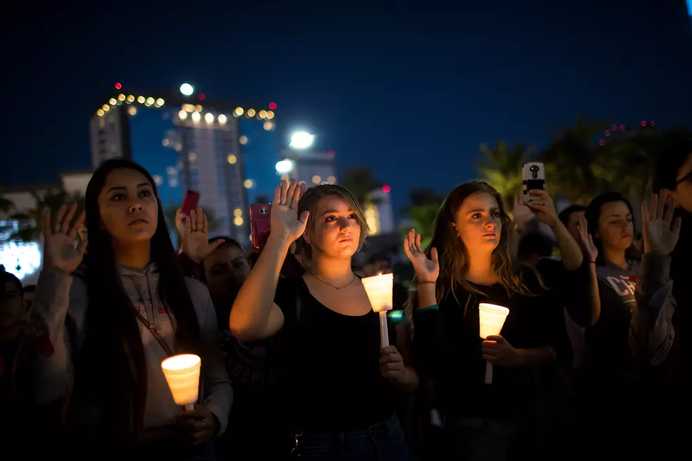 LAS VEGAS LOVE: Positive Things People Are Doing in The Wake of the Las Vegas Tragedy [Video]