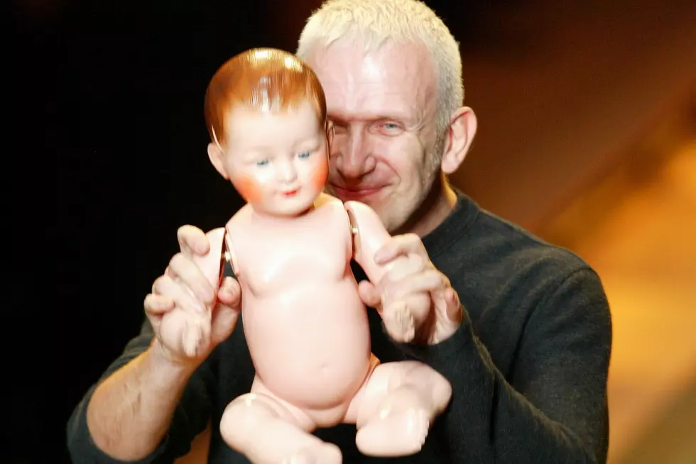 Man Tries to Pawn Baby