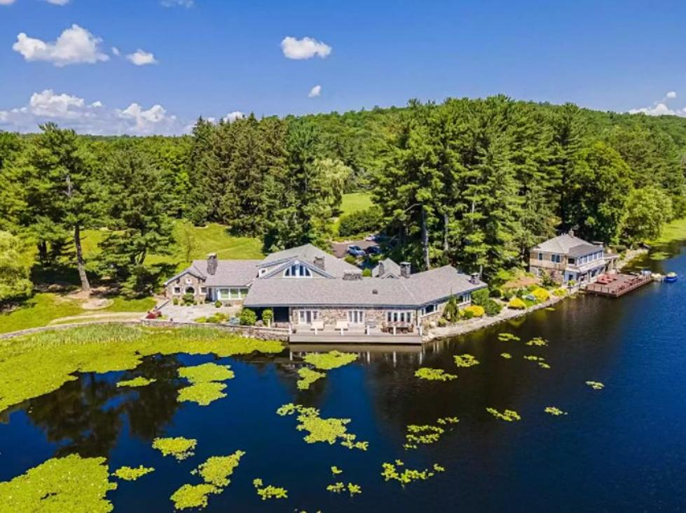 Spacious Beautiful Home With a Private Lake on Massive 164-Acres [Photos]