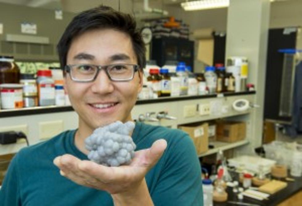 UM Grad Student Builds New Type of Molecule