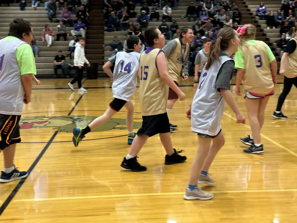 East’s Unified Basketball program shows their stuff at recent Bulldogs game