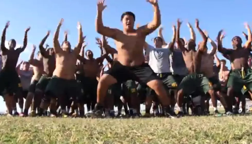 MacArthur Highlanders Perform Intimidating Pregame Tribal War Dance [VIDEO]