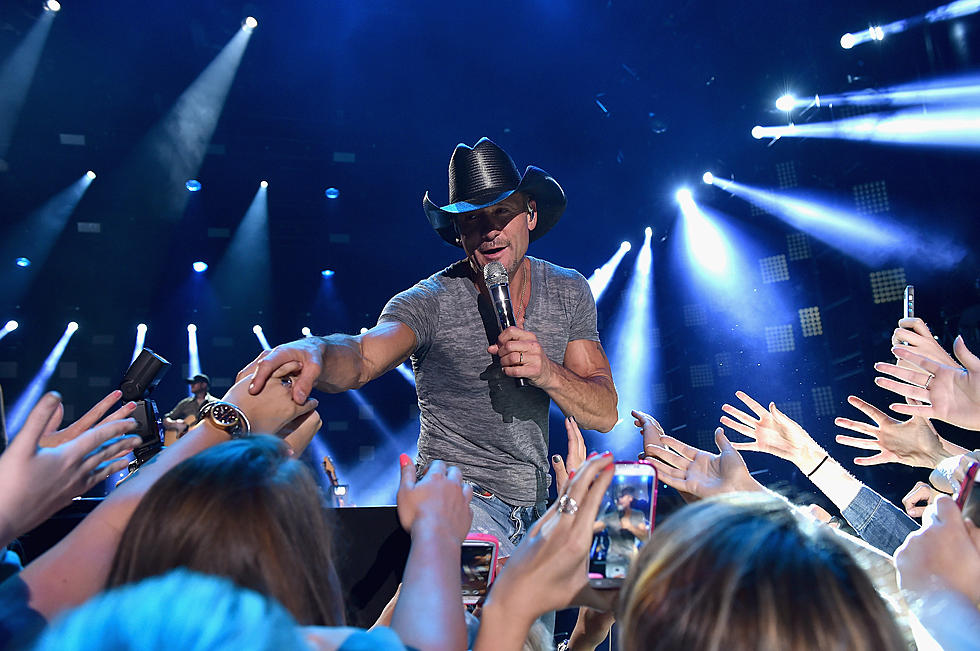Tim McGraw Swats Fan During Atlanta Concert [VIDEO]