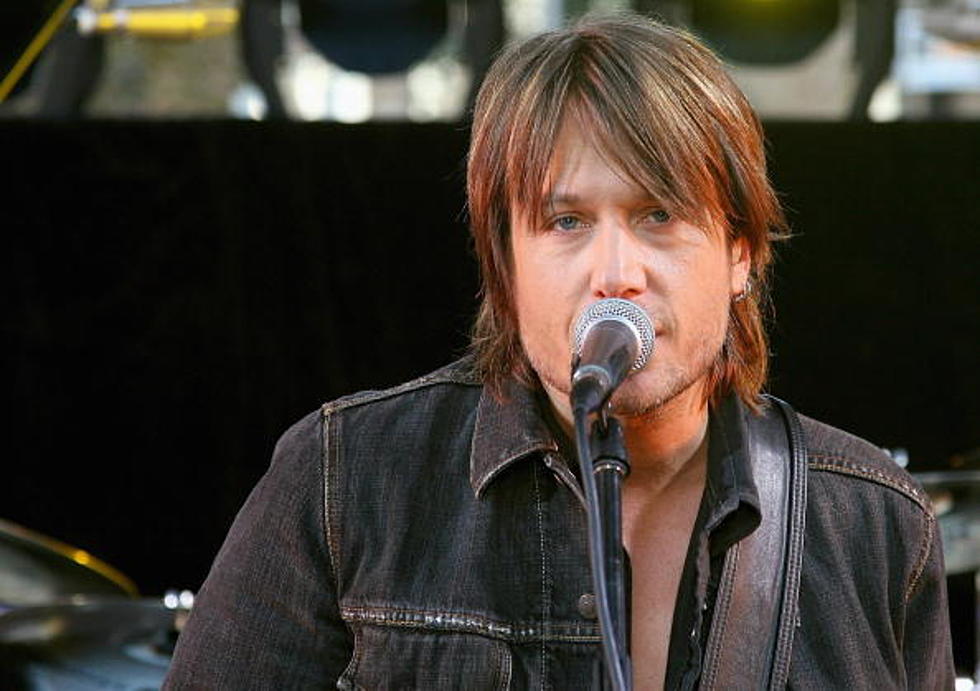 Keith Urban Stumbles – Today In Country Music History [VIDEO]