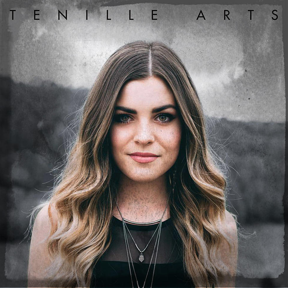 ‘Catch of the Day’ – Tenille Arts – “Cold Feet” [VIDEO]
