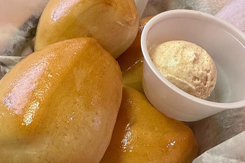 Thanksgiving Hack: Order Frozen Rolls from Texas Roadhouse