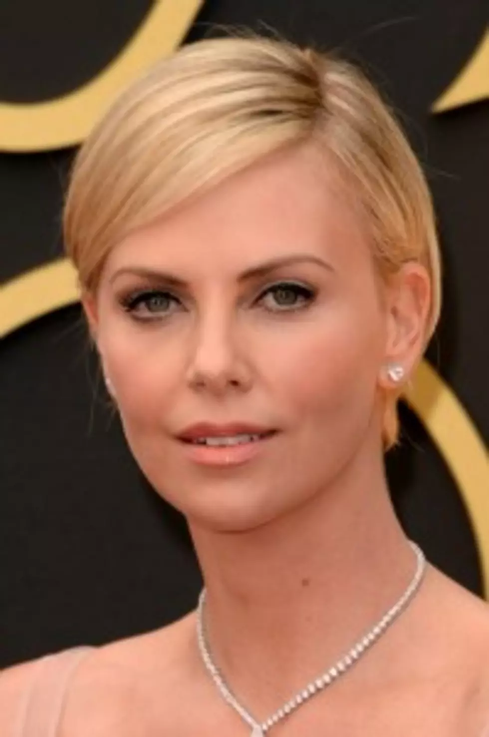 Help Me Connect With Charlize Theron on Twitter! [PHOTOS]