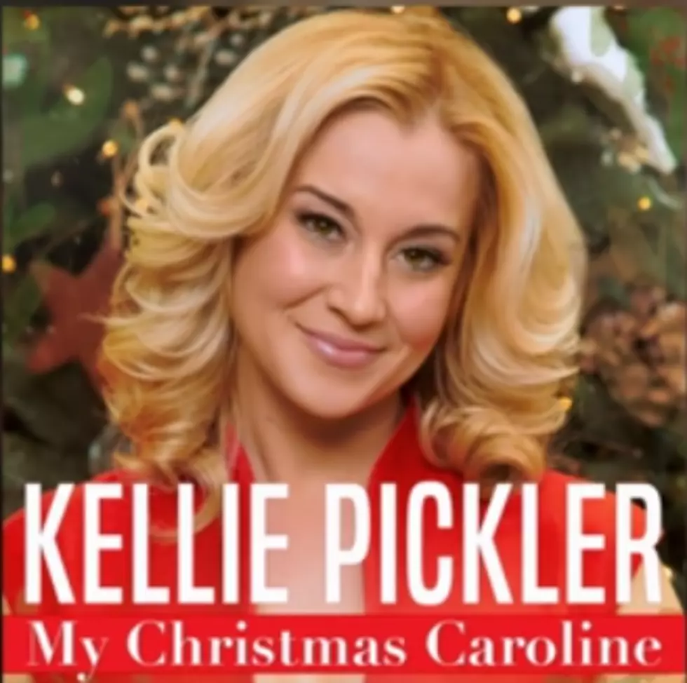 Kellie Pickler’s New Christmas Song! [VIDEO]
