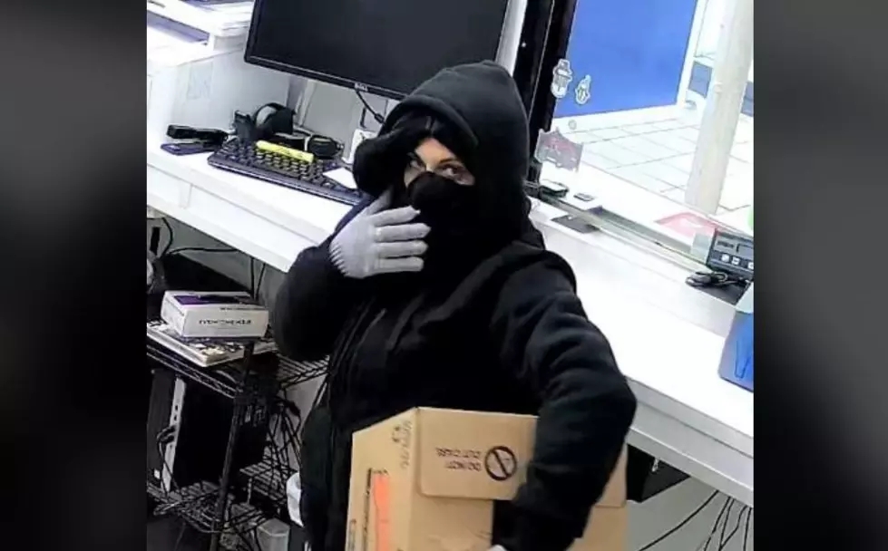 Pasco Robber Is a Lady Packin’ Heat