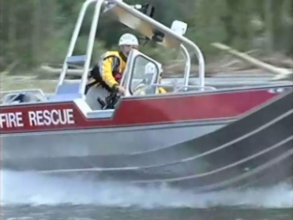 Yakima Rescue Crew Finds Two Boaters After Log Overturns Boat on Yakima River