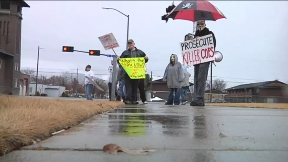 Group Protests Outside Yakima Police Department