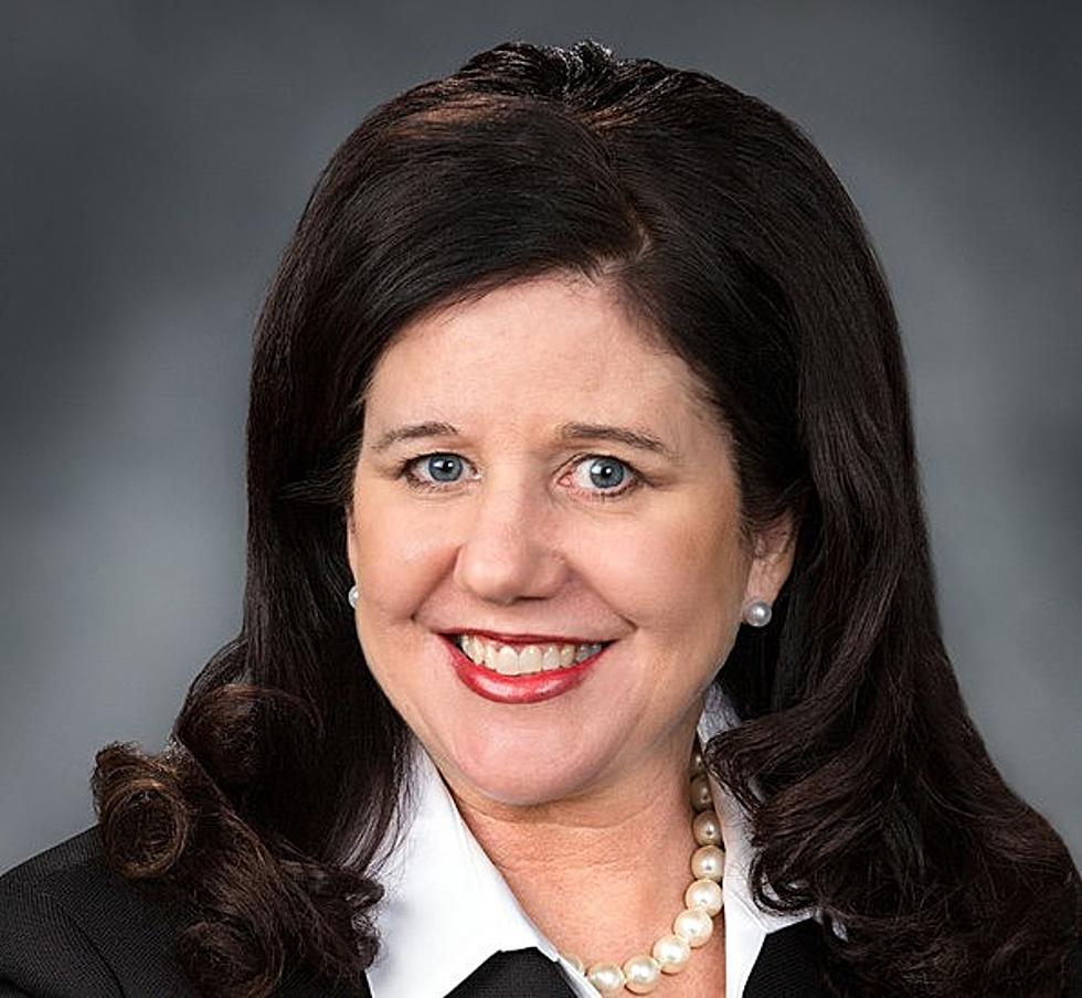 Lawmaker Changes Back To Her Maiden Name 