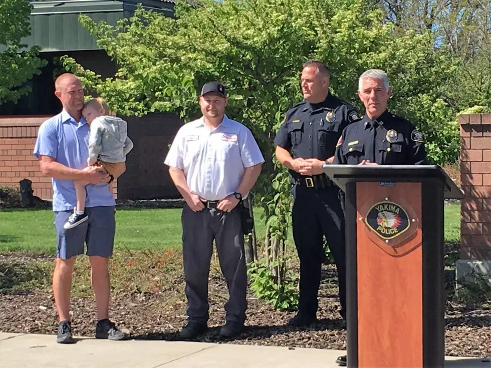 Two Yakima Residents Given Awards For Helping Police