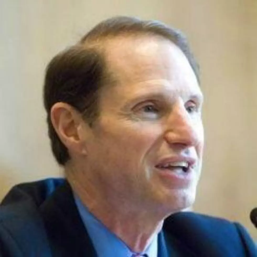 Ron Wyden Calls on Supreme Court Justice to Recuse Himself From two Cases