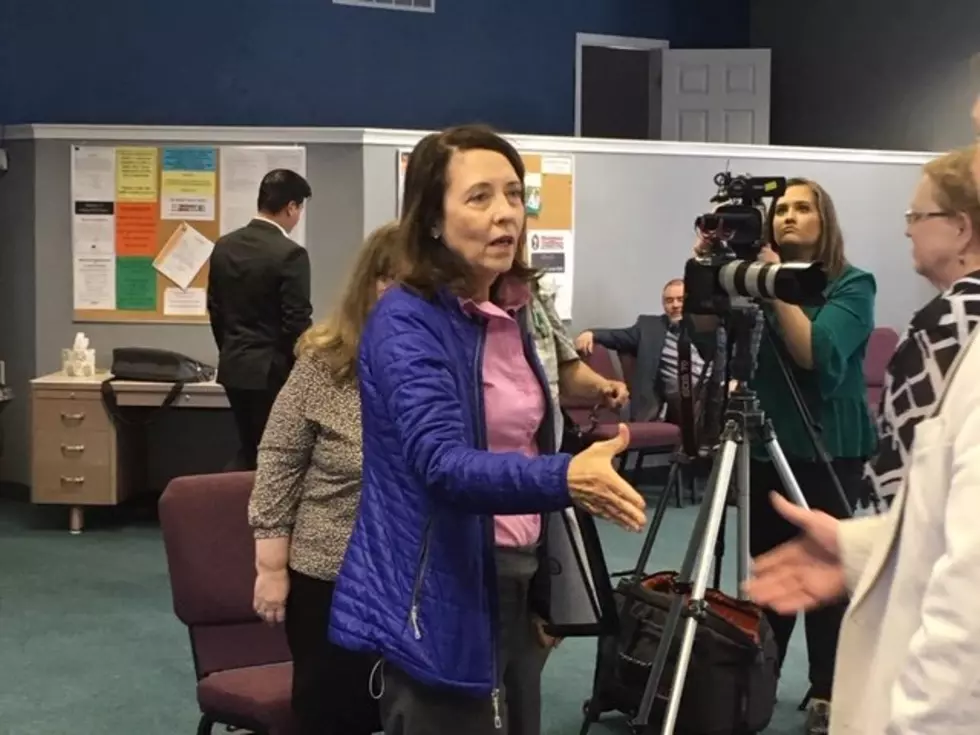 Sen. Maria Cantwell staffer tests positive for COVID-19