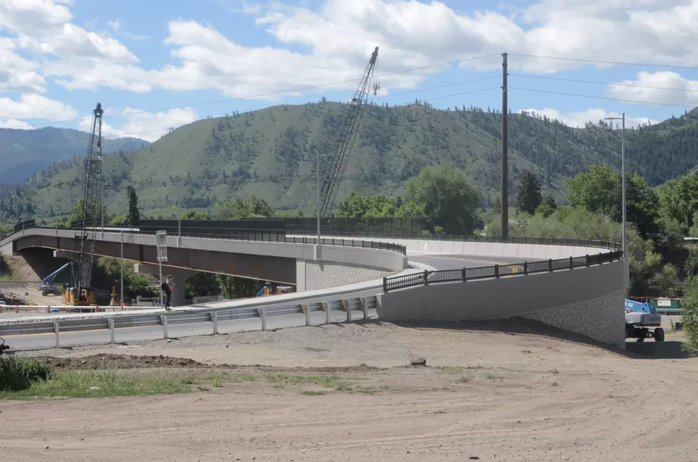 Commissioners Hold Dedication Ceremony for West Cashmere Bridge