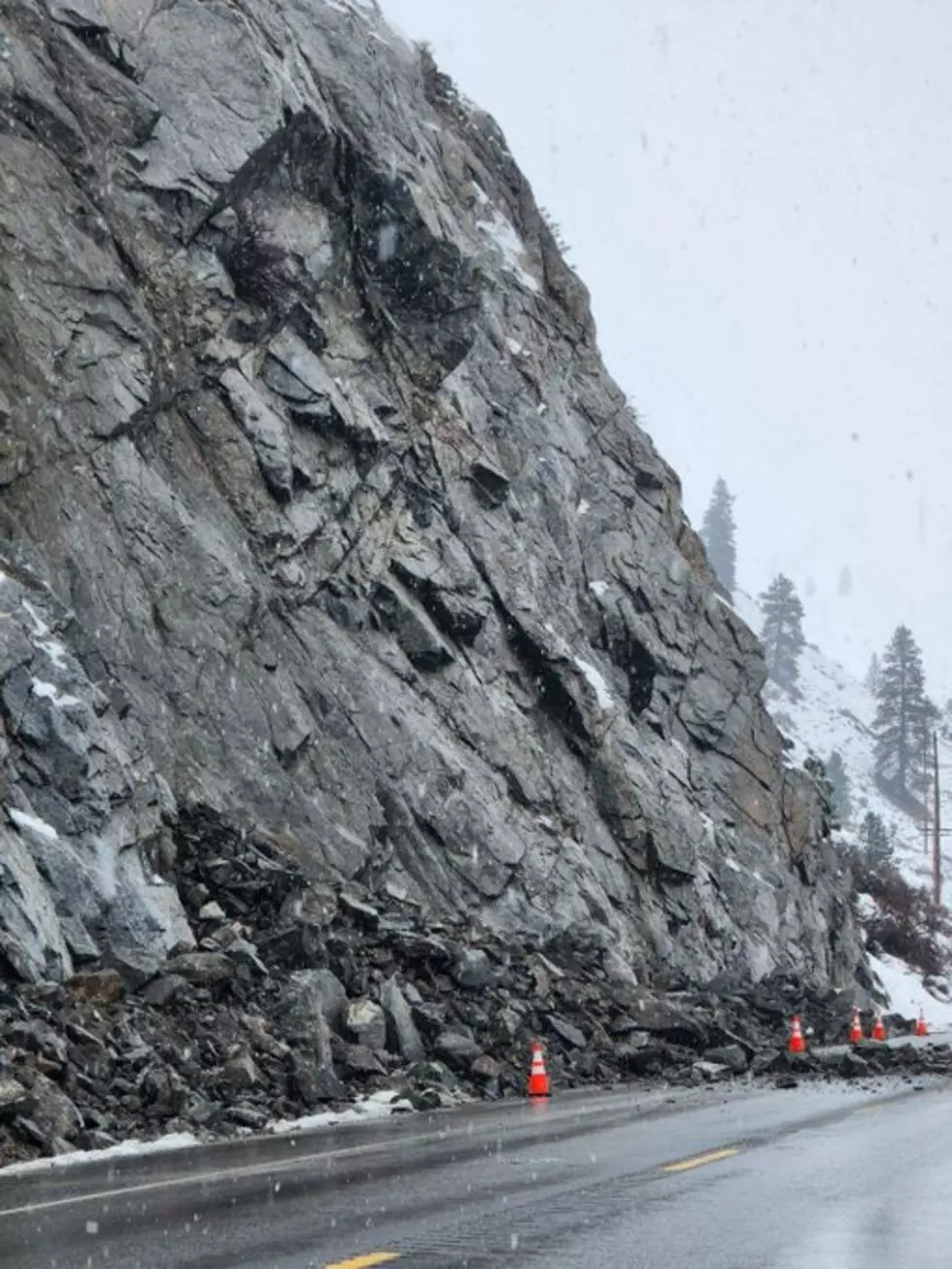 Traffic Delays for Rockslide Work