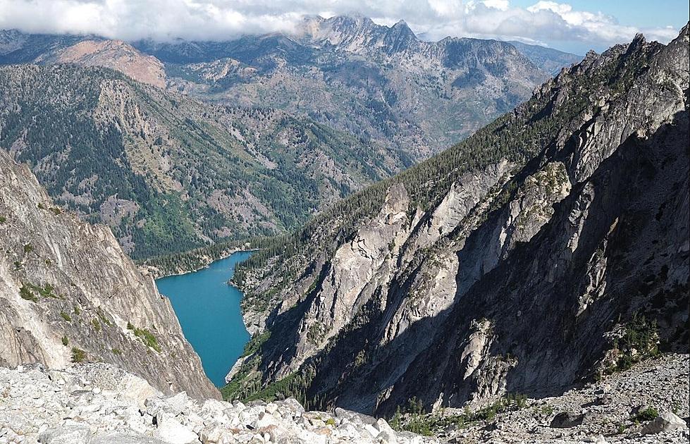 Two Hikers Airlifted from Asgard Pass Near Leavenworth