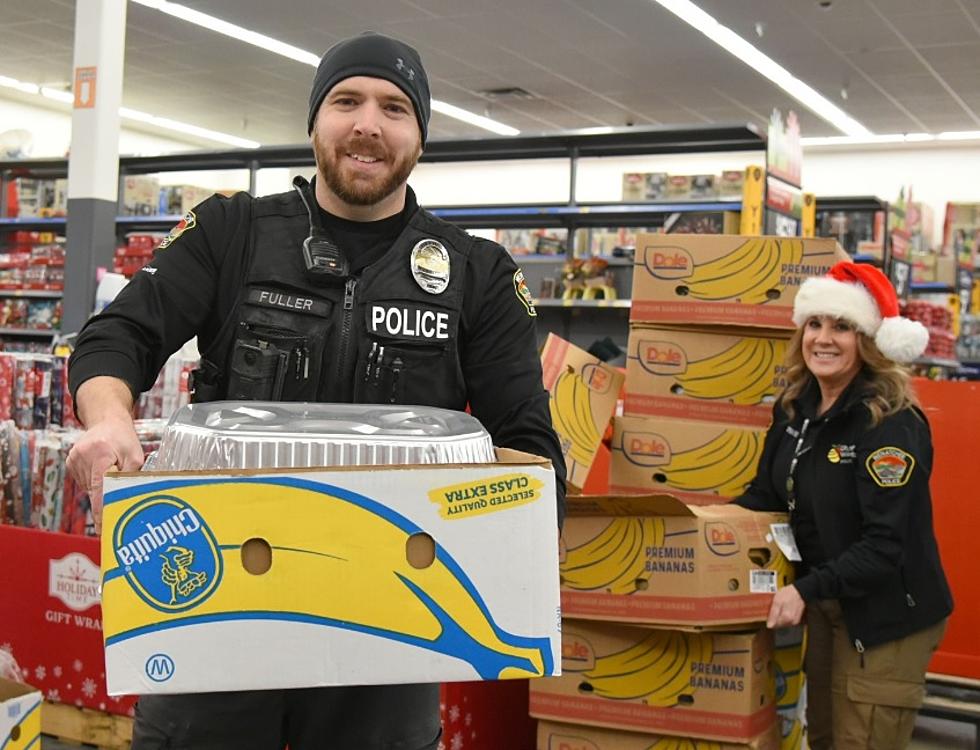 Local Cop Helps Provide Holiday Meals For Families In Need