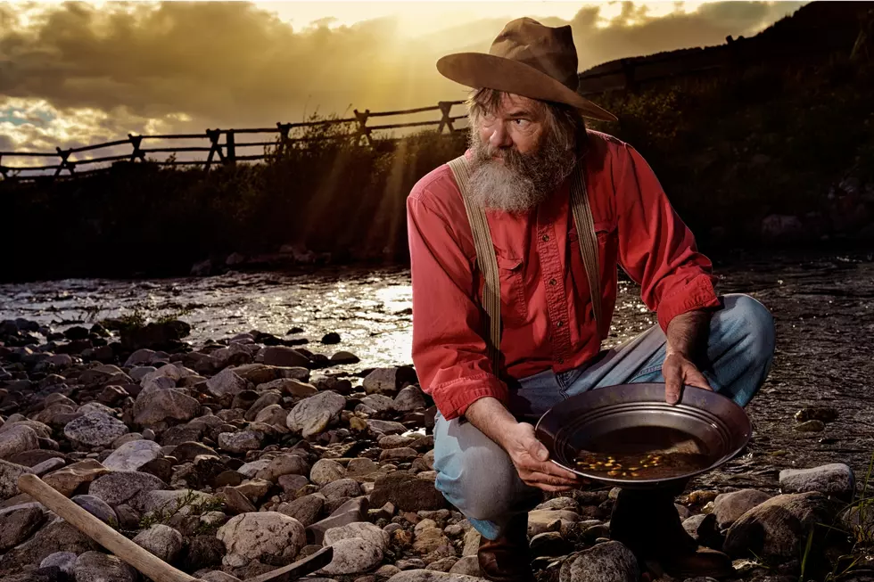 Gold Panning in Washington: Yes, It’s a Thing (And It’s Fun!)