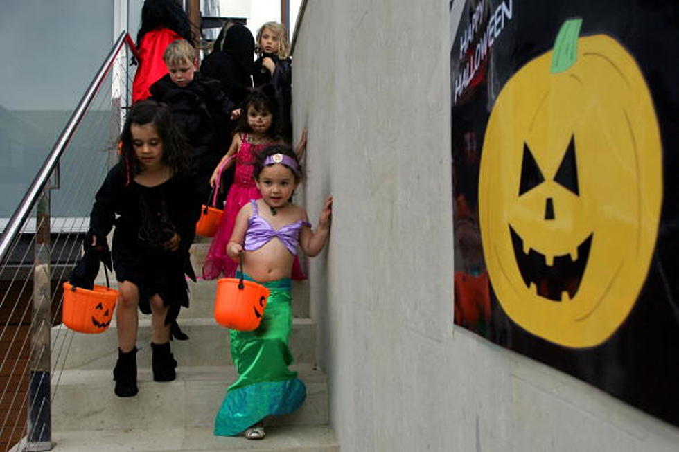 A Dentist In Ohio Wants To Buy Back Halloween Candy From Kids