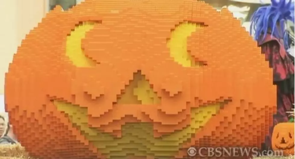 World’s Largest Halloween Lego Pumpkin [VIDEO]