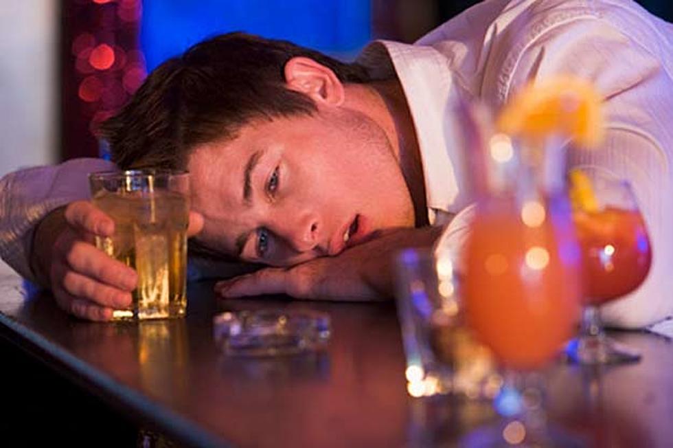 14 Surefire Signs You’re the Creepy Guy in the Bar on Fat Tuesday