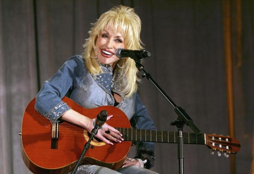 Dolly Parton’s ‘Hard Candy Christmas’ is #3 on the Top 5 Country Christmas Songs of 2012 [VIDEO]