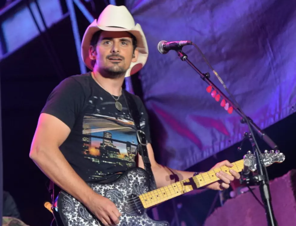 Brad Paisley Appears on Jimmy Kimmel Live With New Parody Song &#8216;Tuesday Night Football&#8217;