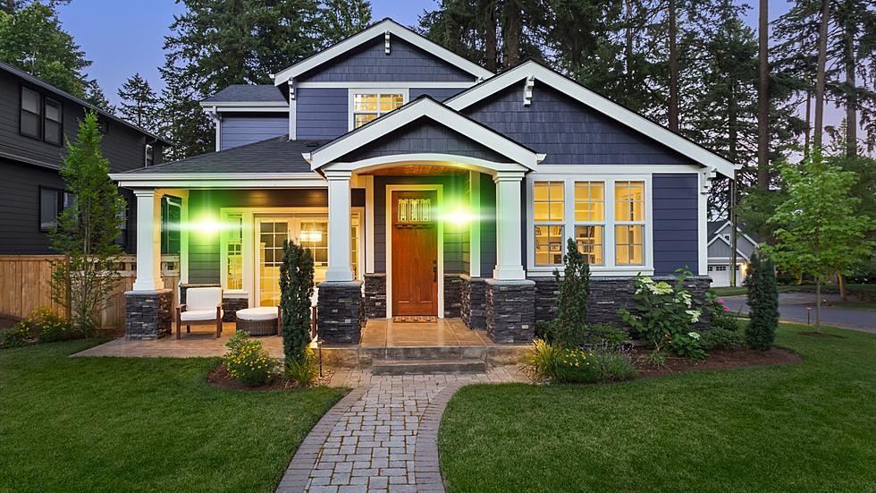 Show Your Support For Veterans With A Green Porch Light