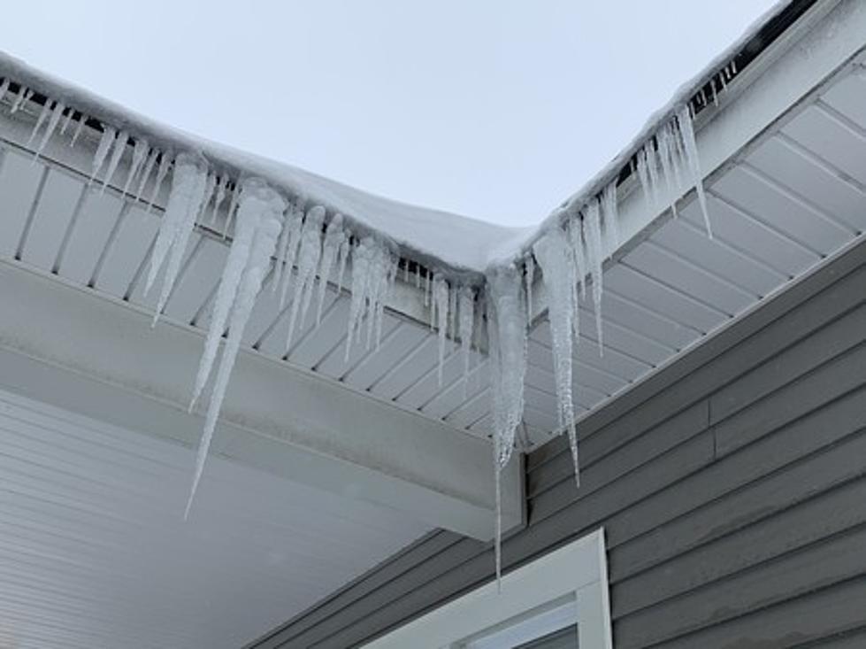 Chill Out! Tips for Overhang Ice Removal in North Dakota