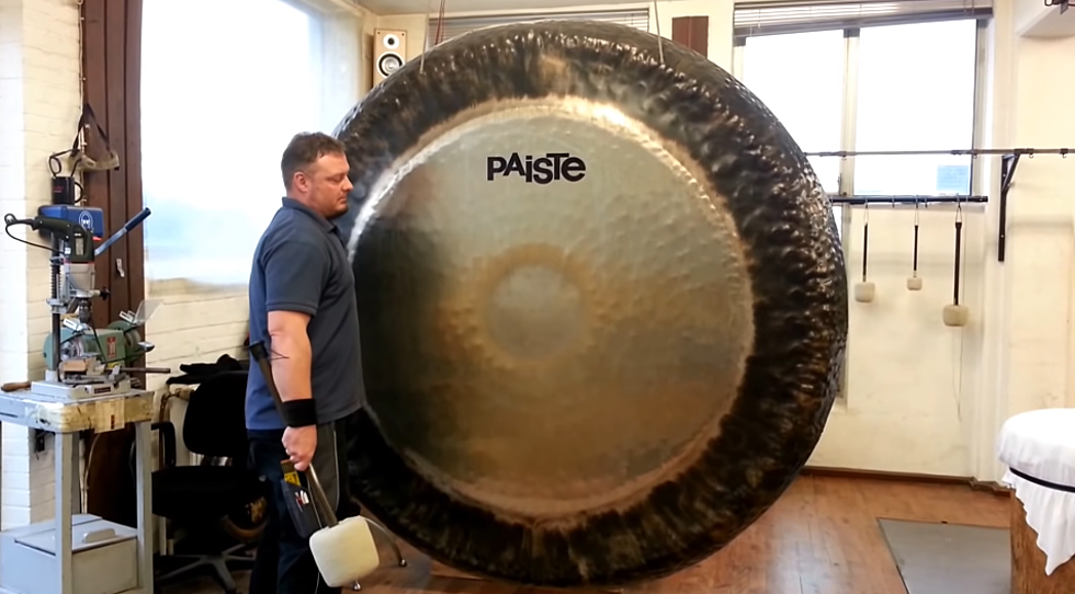 You Ever Seen Someone Play An 80 Inch Gong?