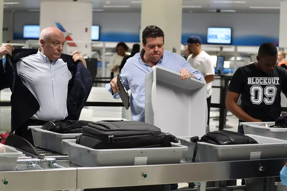 New TSA Machine Lets You Keep Laptops & Liquids in Your Bag