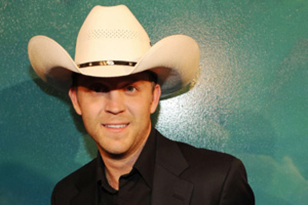 Justin Moore Kicked Out of Restaurant