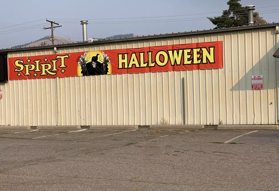 Activity at the Spirit Halloween Store, and They’re Hiring