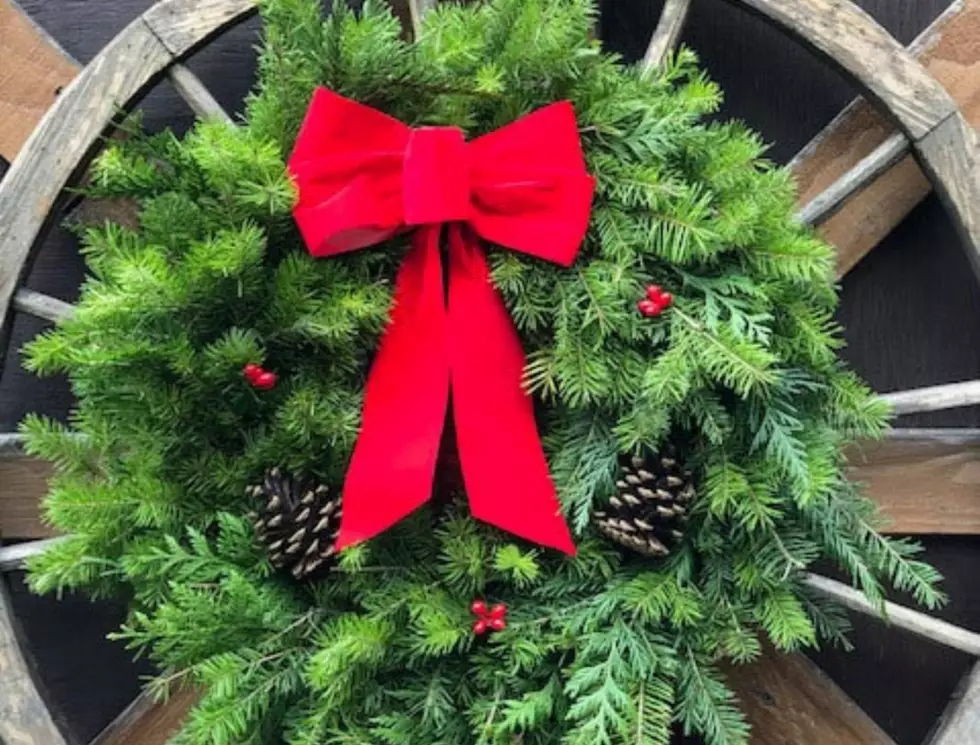 Hand Made Montana Wreath is a Cool and Aromatic Decoration Idea
