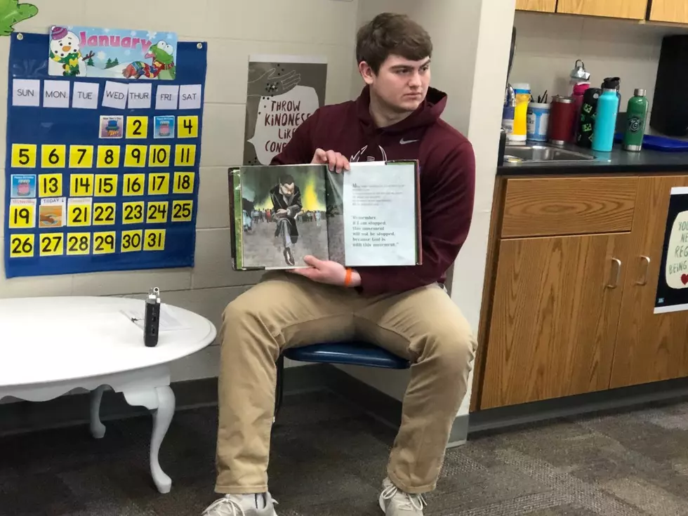 Grizzly Athlete Reads to 2nd Graders about Martin Luther King